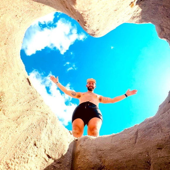 Meet your Posher, Alex - Picture 1 of 1